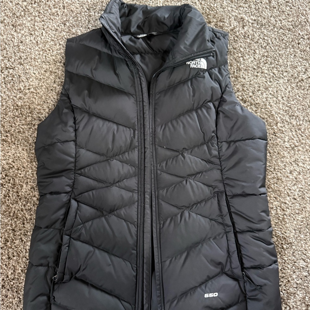 The North Face Women's 550 Black Vest